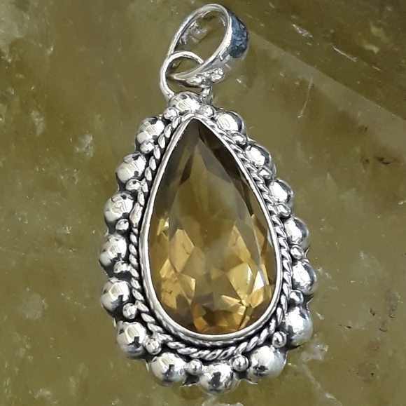 Lemon Quartz Sterling Silver Pendant - Picture 2 of 5